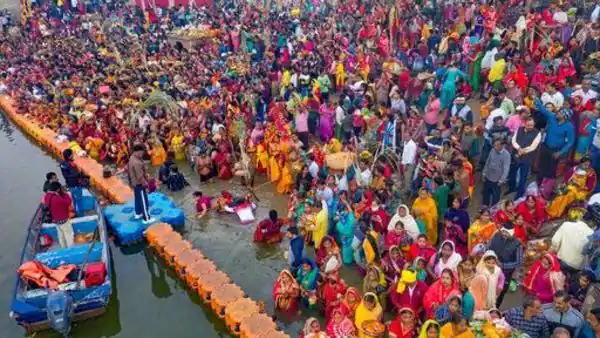 ছট পূজাৰ আনন্দৰ মাজতে বিহাৰত মৃত্যুৰ বিভীষিকা! সলিল সমাধি ঘটি মৃত্যু ৫৩ জনৰ… 1 image 16
