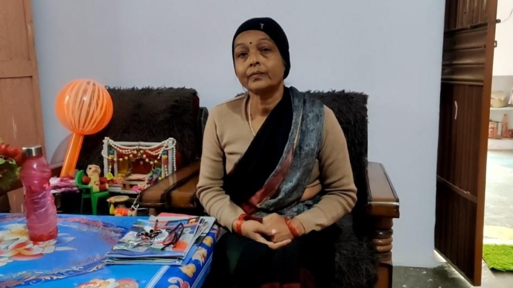 মহানুভৱতা! নিজৰ এক কোটি টকাৰ সম্পত্তি হনুমান মন্দিৰক দান এগৰাকী শিক্ষয়িত্ৰীৰ… 1 image 211
