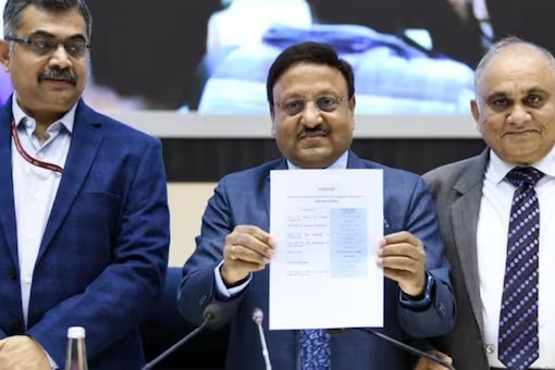 গুজৰাট নিৰ্বাচনৰ তাৰিখ ঘোষণা! ১ আৰু ৫ ডিচেম্বৰত অনুষ্ঠিত হ’ব ভোটগ্ৰহণ… 1 image 32