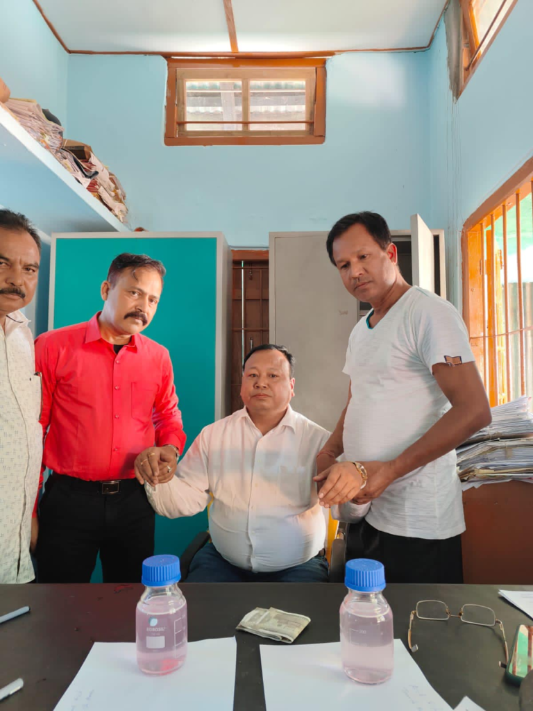 আকৌ উৎকোচ কাণ্ড! এইবাৰ ভিজিলেন্সৰ হাতত গ্ৰেপ্তাৰ লক্ষীমপুৰ জল সম্পদ বিভাগৰ ২ কৰ্মচাৰী… 2 image 44