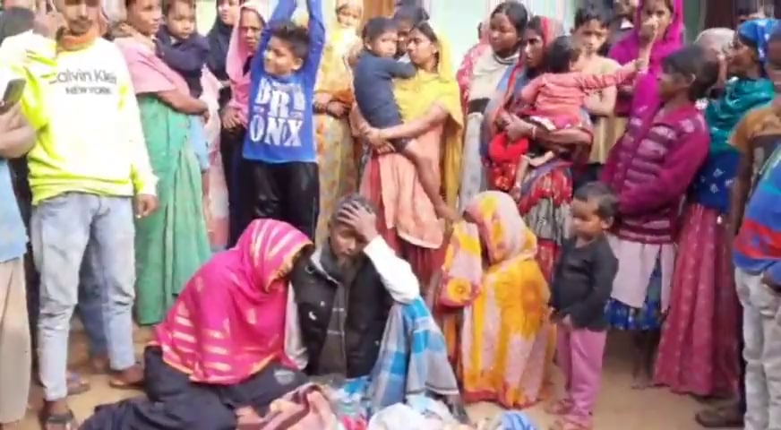 হাতী-মানুহৰ সংঘাতৰ ভয়ংকৰ ৰূপ! বন্যহস্তীৰ আক্ৰমণত প্ৰাণ গ’ল মাতৃ-পুত্ৰৰ... 1 image 97