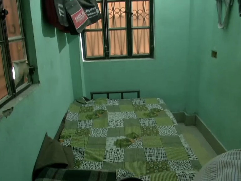 আশ্বৰ্যকৰ! মাত্ৰ ৬ ফুট মাটিত নিৰ্মাণ ৫ মহলীয়া অট্টালিকা, পত্নীক উপহাৰ হিচাপে দিলে ৰাষ্ট্ৰসংঘৰ বিষয়াই… 1 image 7