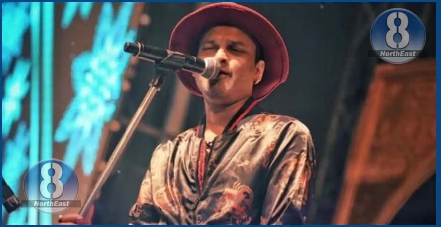 'আজি গান গাবলৈ মন নাই, গান নাগাওঁ'- হঠাৎ মঞ্চৰ পৰা নামি আহে জুবিন গাৰ্গ... 1 126