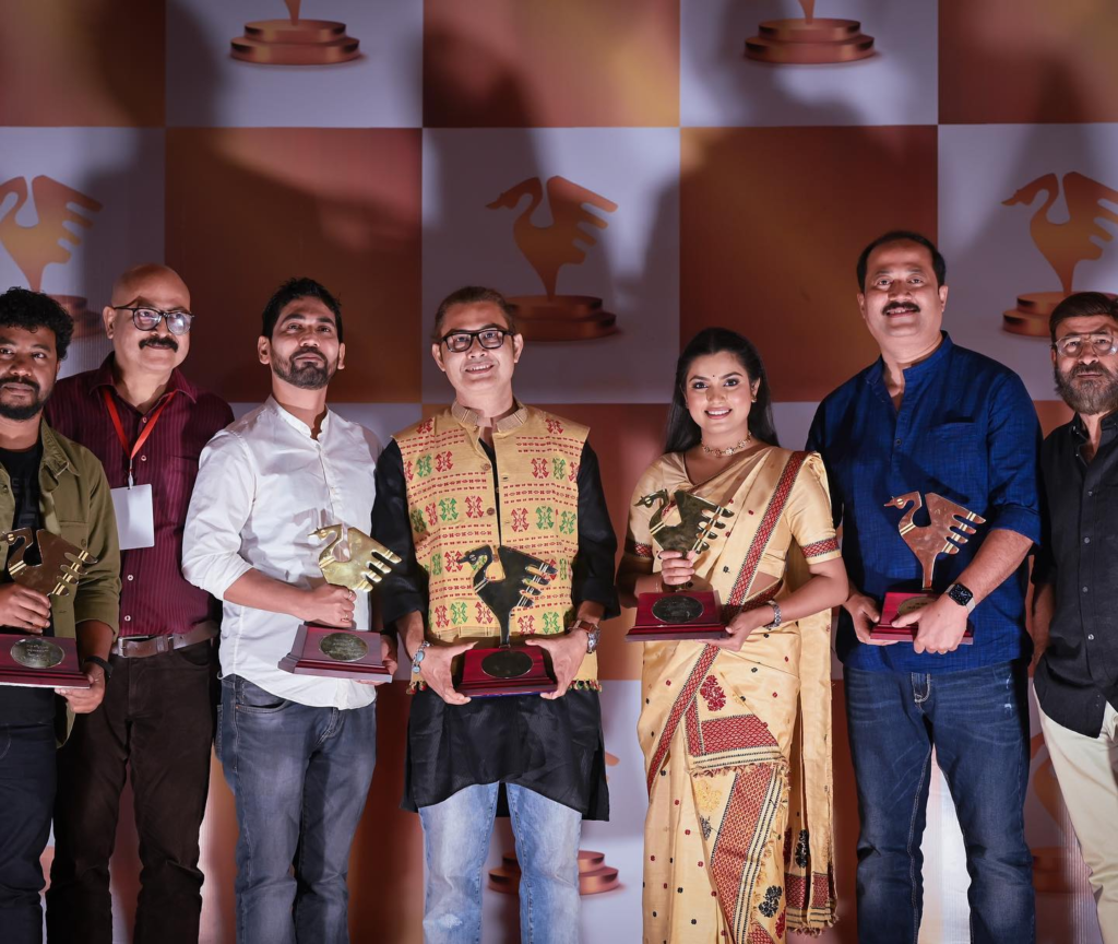 বঁটা বিতৰ্ক! ইমান ডাঙৰ ভুল কেনেকৈ হ’ল জুৰীৰ দ্বাৰা? ৰূপজ্যোতি দেৱী নে নাহিদৰ বাবে আছিল এই বঁটা… 3 image 26