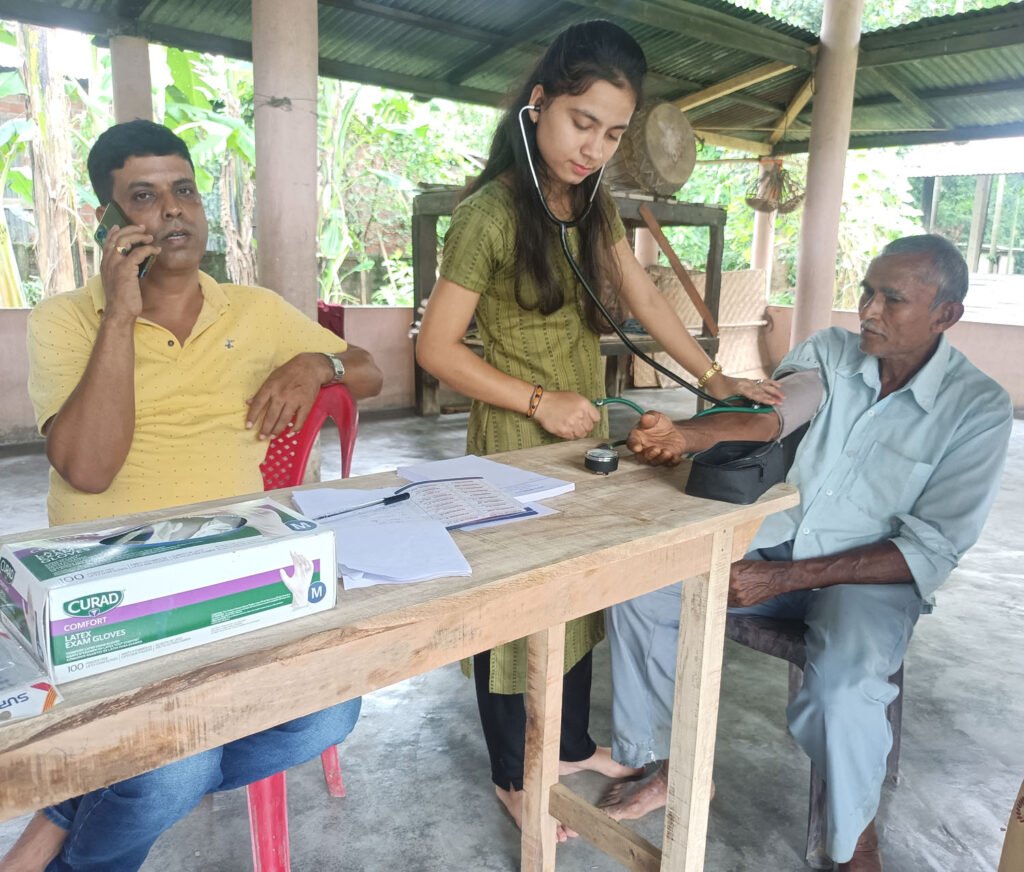 নহিৰা-গােধাপাৰাত বিনামূলীয়া স্বাস্থ্য শিৱিৰৰ আয়ােজন 3 M2