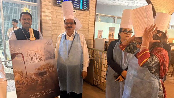 kolkata-airport-cake-cutting-ceremondy-news8northeast