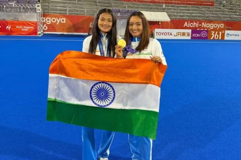 NEWS8 NorthEast 10 Lalremsiami and Lalthantluangi holding the Indian flag after winning Asian Games hockey gold