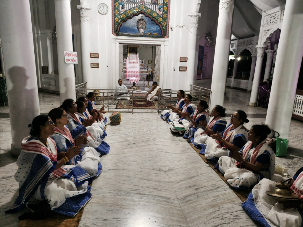জ্ঞানমালিনী বিকশিত নামতি দলৰ সদস্যাসকলৰ দিহানাম পৰিৱেশন